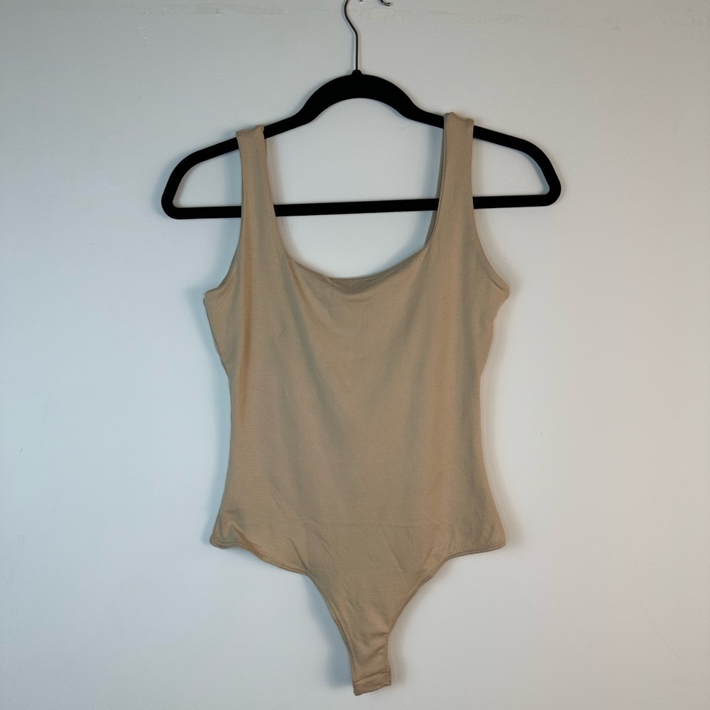 SQUARE NECK BODYSUIT
